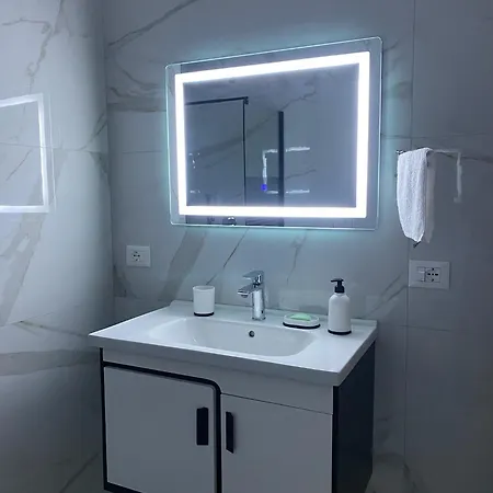 Spacious And Modern *