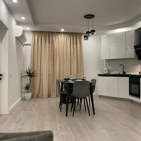Spacious And Modern Διαμέρισμα